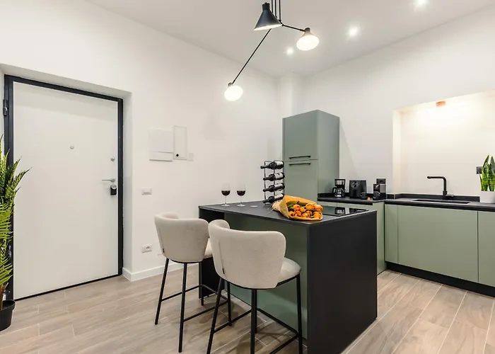 At Six - New Designer In The Center! Appartement