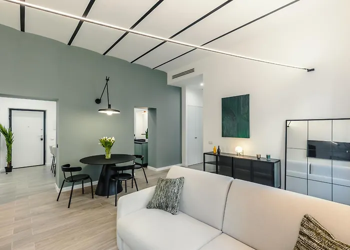 At Six - New Designer In The Center! Roma