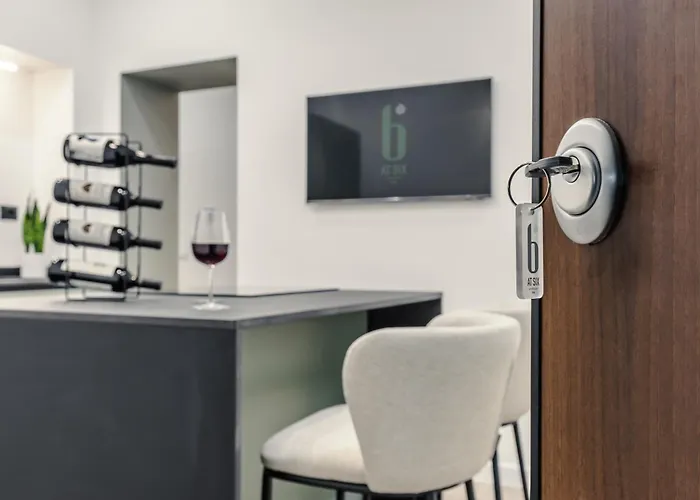 At Six - New Designer In The Center! Appartement *