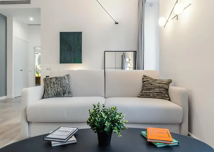At Six - New Designer In The Center! Appartement